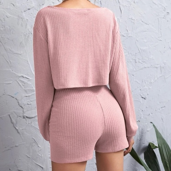 Green off shoulder ribbed top and shorts longe set - Picture 15 of 16